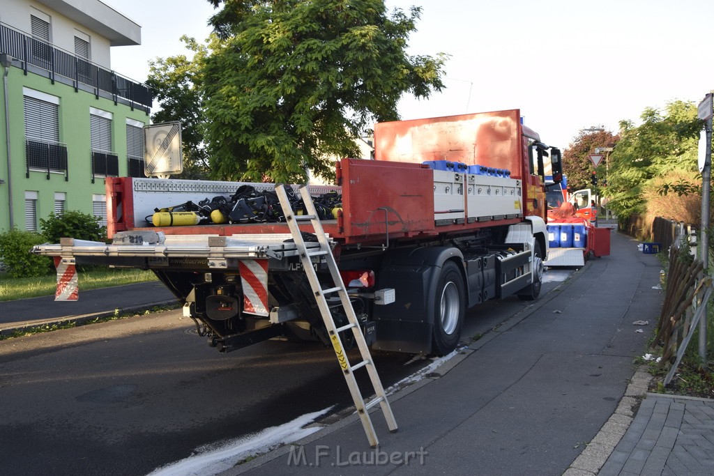 Grossfeuer Einfamilienhaus Siegburg Muehlengrabenstr P1155.JPG - Miklos Laubert